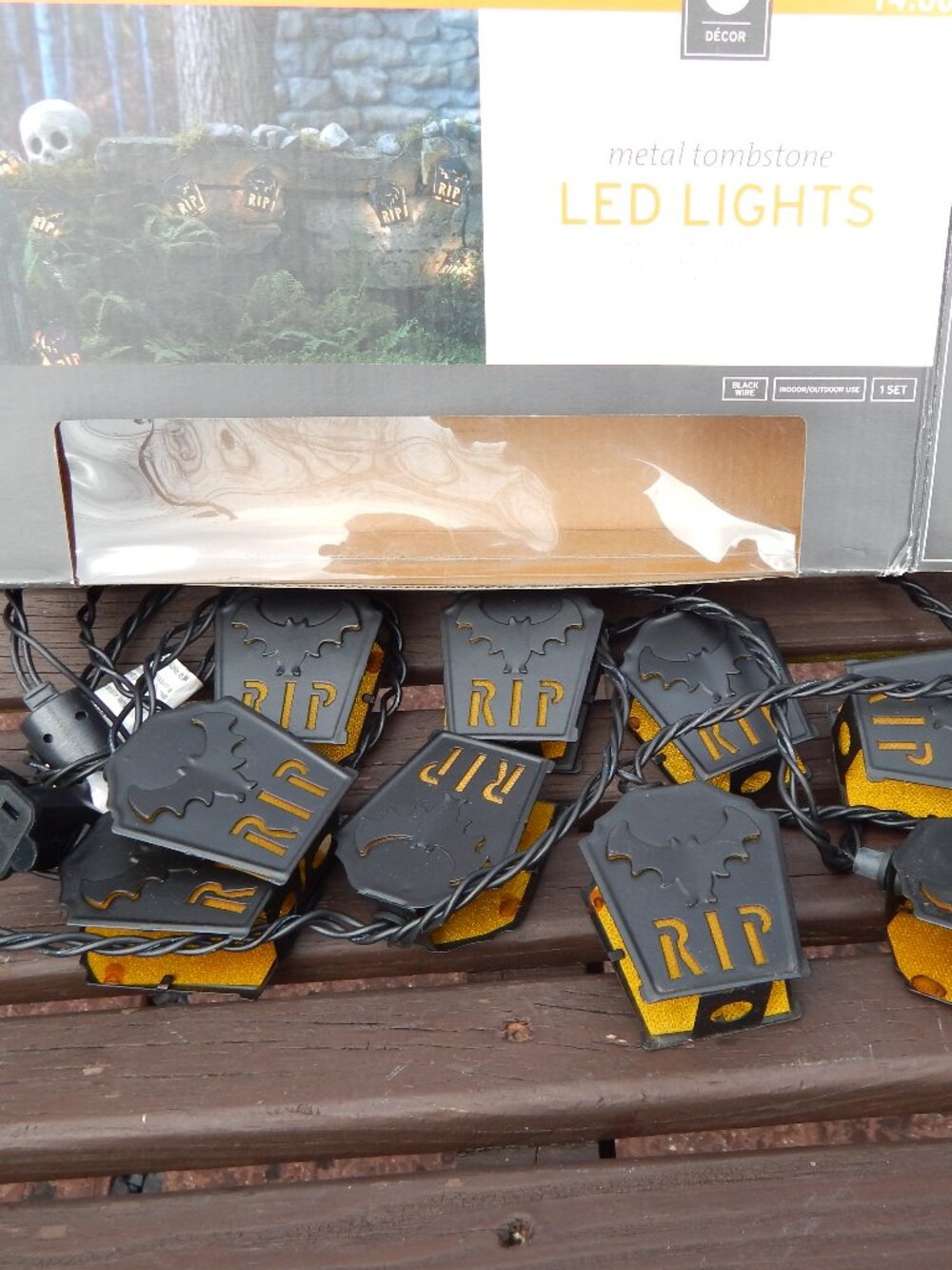 Halloween LED Gravestone Tombstone Metal String Light Set Decoration Prop